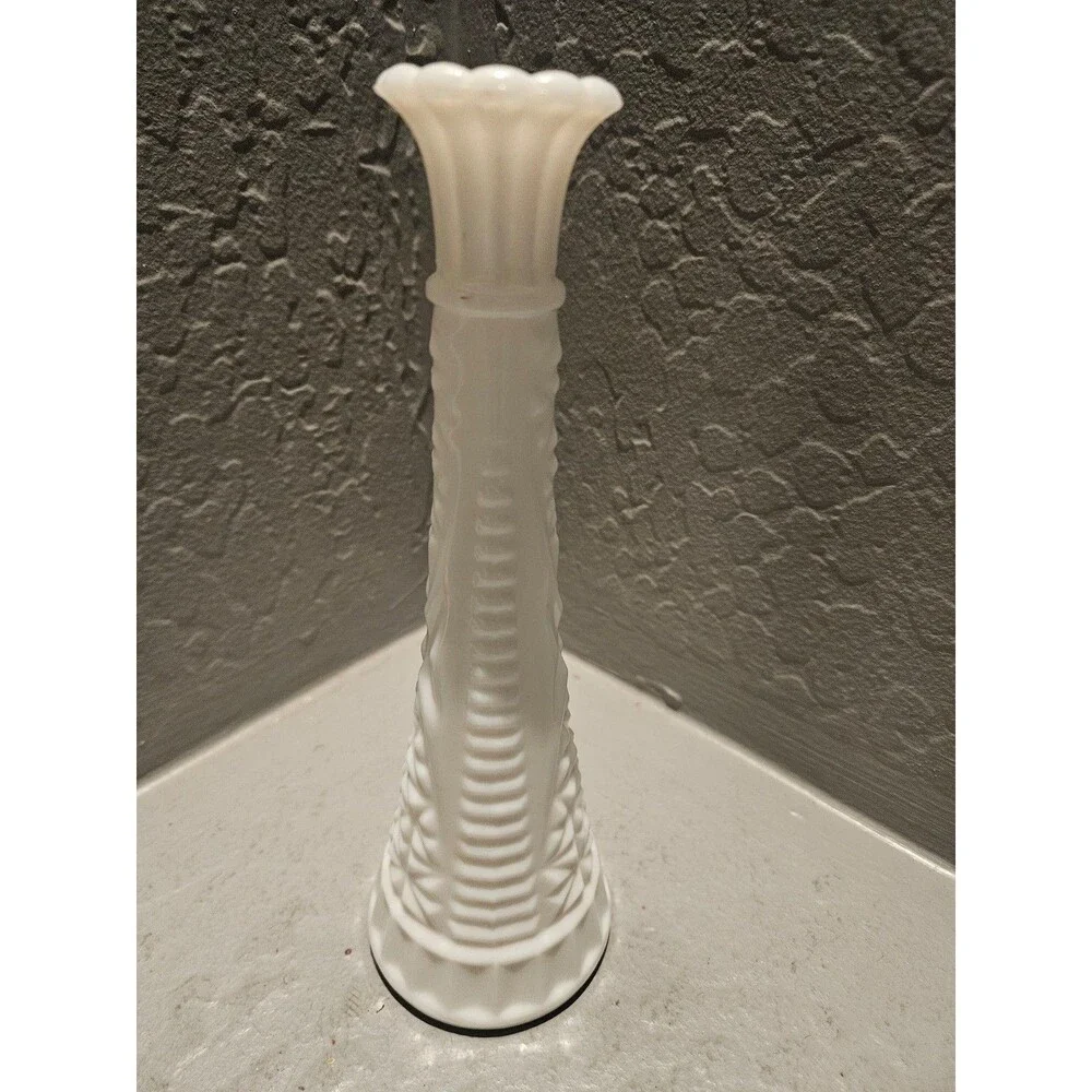 Anchor Hocking Stars and Bars Milk Glass Vase 9